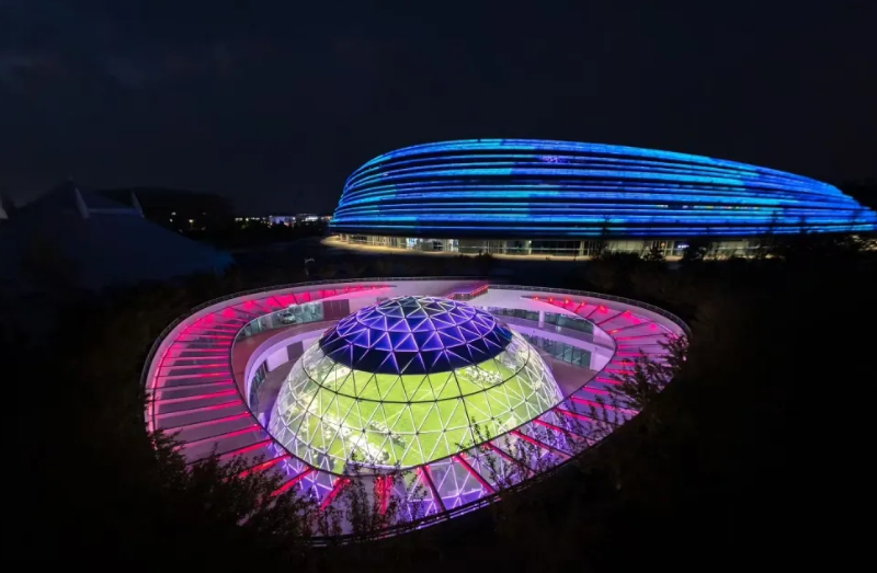 全球首个，正式启用！J9集团LED炫彩点亮“熊猫眼”